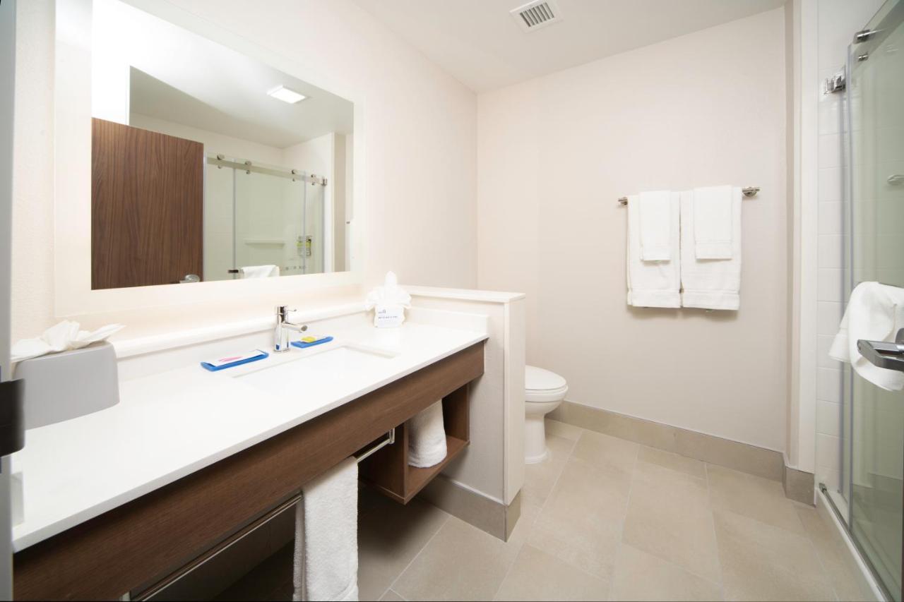 Holiday Inn Express & Suites - Fort Myers Airport By Ihg Exterior foto