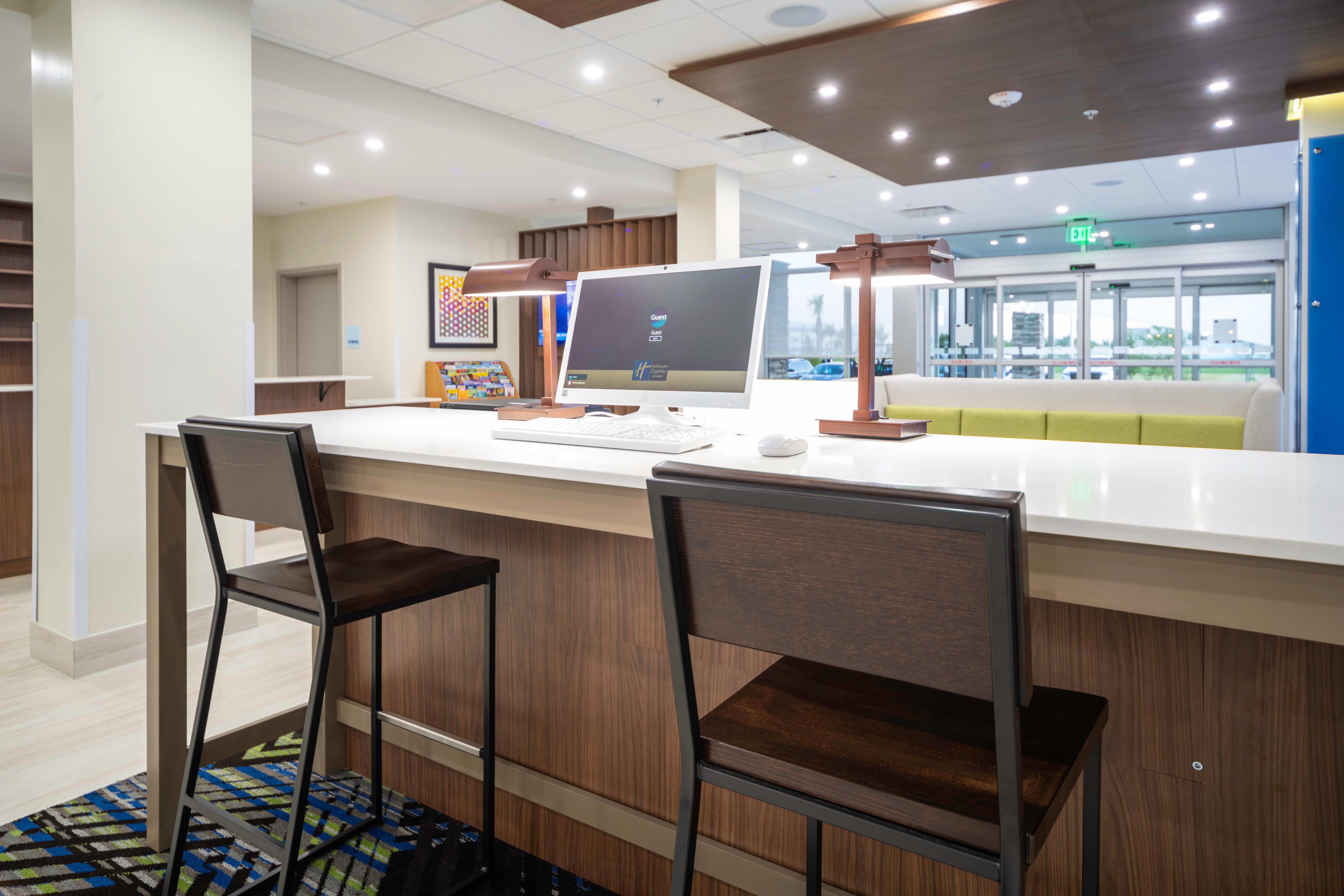 Holiday Inn Express & Suites - Fort Myers Airport By Ihg Exterior foto